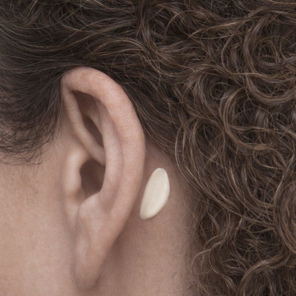 How to Try New Haircare Products Safely When You’re Fragrance-Sensitive